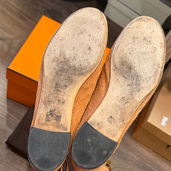 Gucci Peach Suede GG Logo Ballet Flats with Bow - Picture 2 of 12